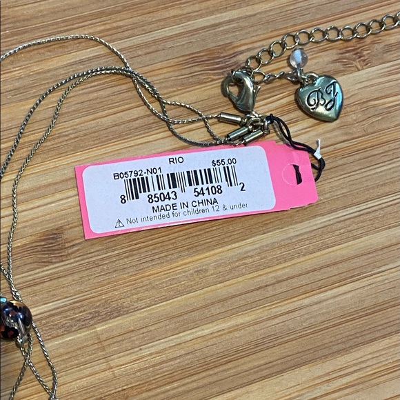 Betsey Johnson necklace - Picture 4 of 4